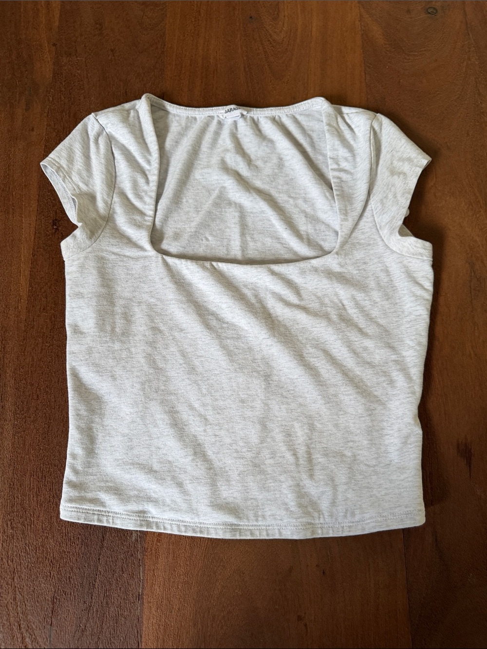 Women's Short Sleeve Scoop Neck Top - light grey